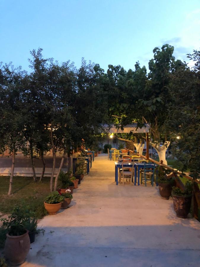 Gregory'S Village Плати Экстерьер фото